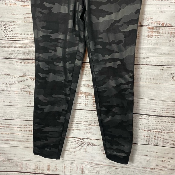 LENA GABRIELLE CAMO BLACK FAUX LEATHER LEGGINGS - Picture 4 of 8